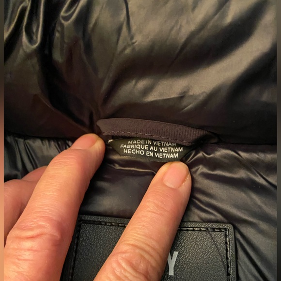 NWT DKNY BLACK BIBBED SHAWL COLLAR HOODED PUFFER SIZE LARGE - Picture 10 of 10